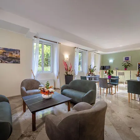 Aparthotel Ih Argonne Park 3*