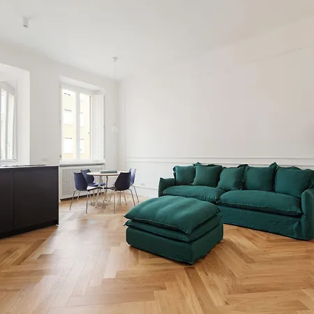Apartment Brera In San Fermo Milan