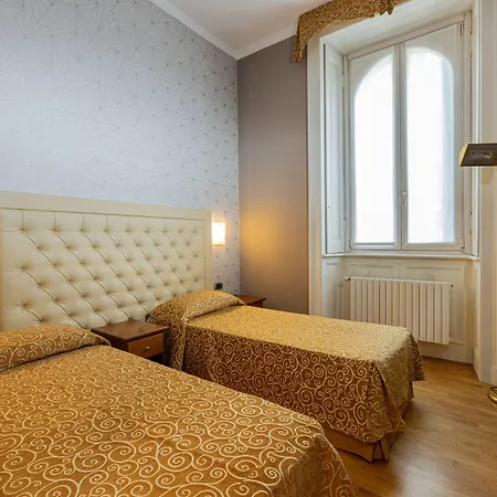 De La Gare Aparthotel
