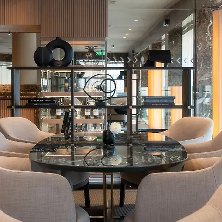 Crowne Plaza By Ihg 4* Milán