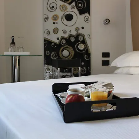 Lhp Napoleon Hotel 4*