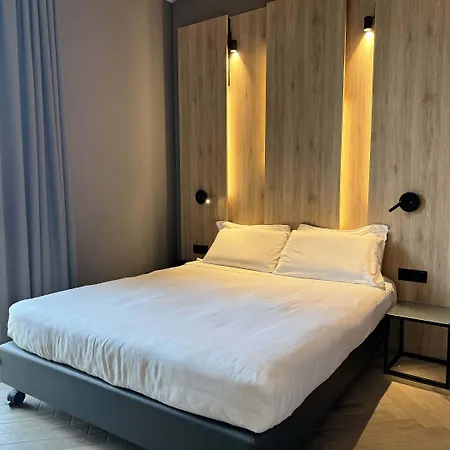 Отель Aosta 3*