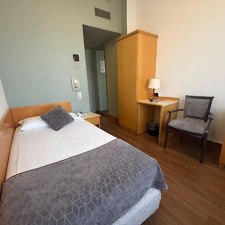 Hotel Mokinba Sant'ambroeus 3*