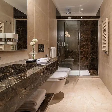 Ξενοδοχείο Worldhotel Casati 18 4*
