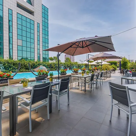 Ih Lorenteggio Hotel 4*