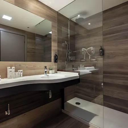Ih Lorenteggio 4*