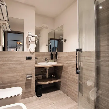 Regina Hotel 4*