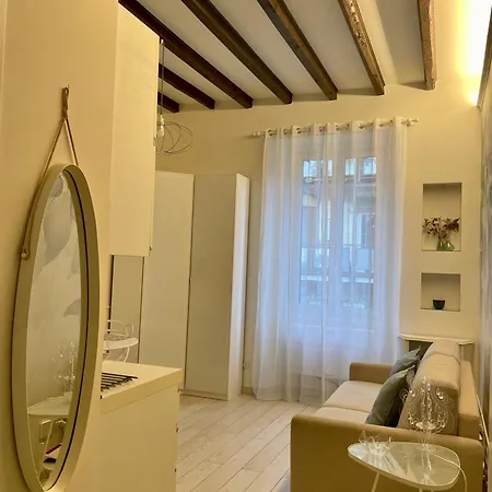 Younique Flat - Center *