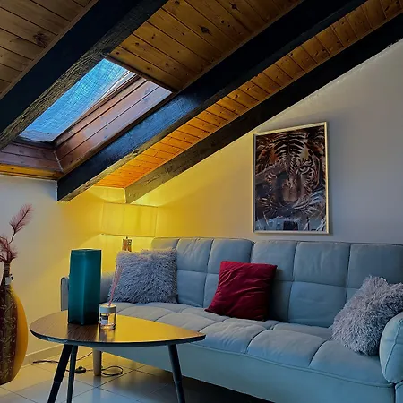 Hosting Dreams Attics - Duomo Appartement