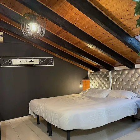 Hosting Dreams Attics - Duomo Apartment *