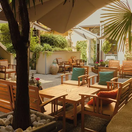 Townhouse 33 Boutique 4*