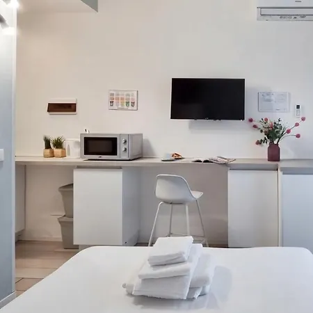 Italianway - The B Village Business Appartement