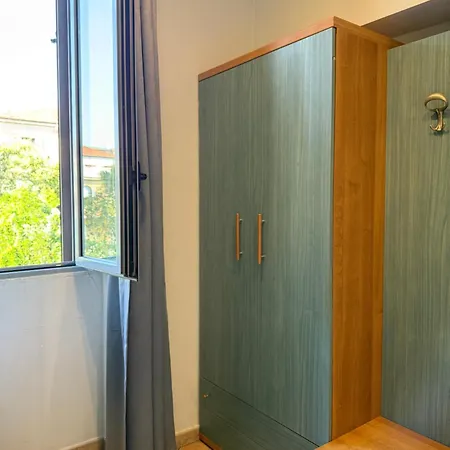 Sara Hotel 2*