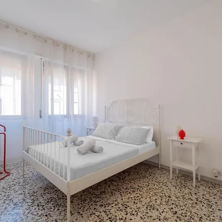 M.aurelio Red Apartment