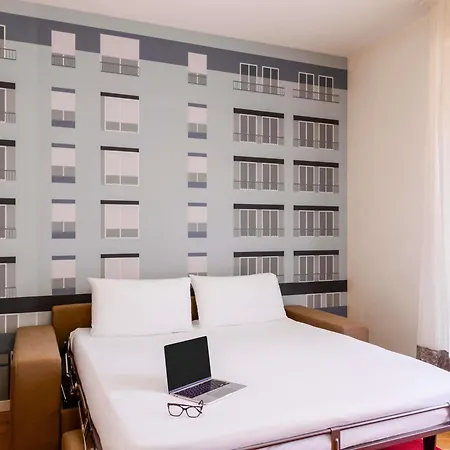 Hotel Mercure Solari Milan