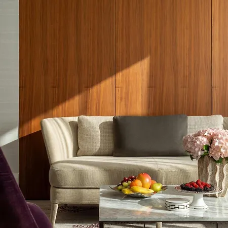 Mandarin Oriental, Hotel