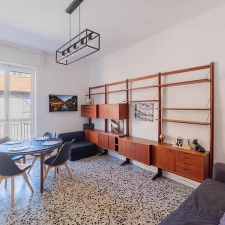 Nolo Black White & Coral Appartement *