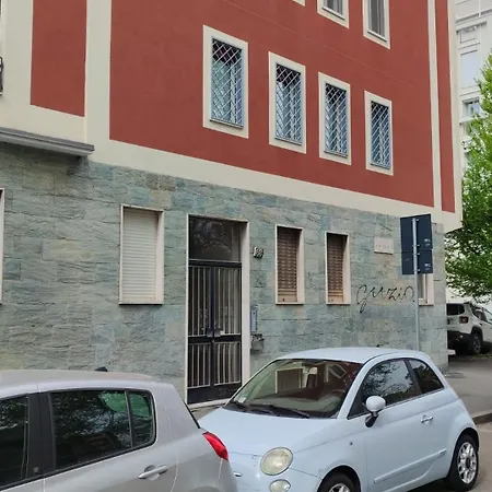 Tolstoi 83 Milan