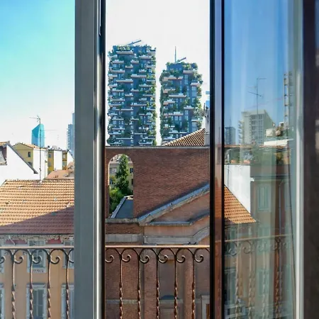 The Rent - Cozy One-bedroom In The Isola Area With Views Of The Bosco Verticale Apartament Mediolan