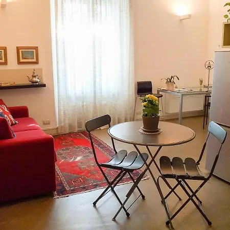 Apartment Comfortable Flat 15 Minutes Walk From Duomo *