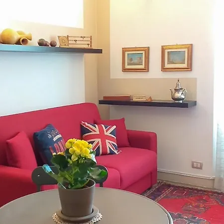 Comfortable Flat 15 Minutes Walk From Duomo *