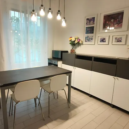 Isola Metro 5m Modern Balcony Arthome Milan