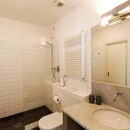 Apartment Comfortable Flat 15 Minutes Walk From Duomo Milan