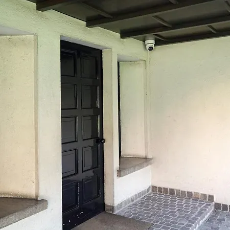 Appartement Pool 1 Bdr Duomo 15 Min Contemporary, 1 Bdr Pool Milan