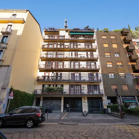 Center Rooftop With Terrace In Porta Romana Milan