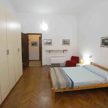 Spinoza Apartment