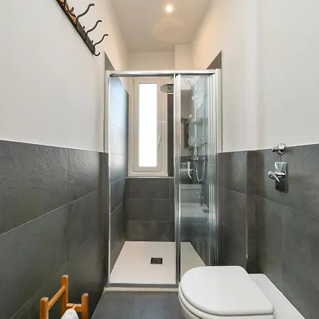 I-host - Bright 2-bedroom, Balcony, Sleeps 6 *
