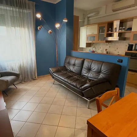 Contemporary Two-room On The Line Apartament *