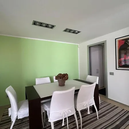 Apartament Splendido A Eleganza E Comfort Mediolan