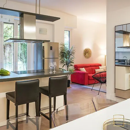 Porta Romana Garden Retreat - 3 Bedrooms & 2 Bathrooms Apartament