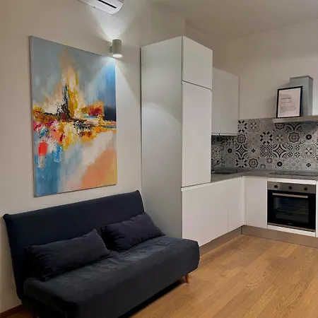 Modern Design - Near Metro & Center Apartament *