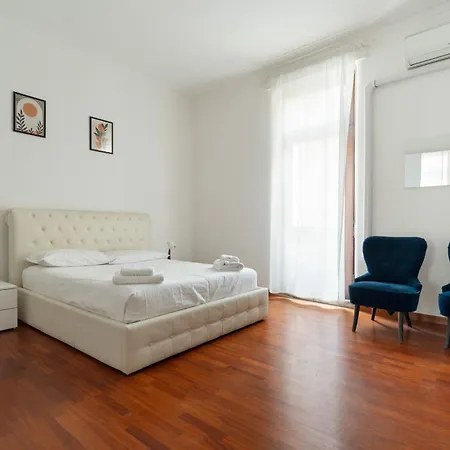 Guesthost - Spacious X8 Near San Babila