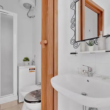 Moderno Monolocale Vicino Ai Mezzi V7 *