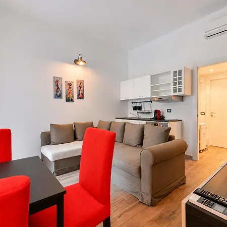 Two-room Private Street - Bilocale Via Privata - * Mediolan