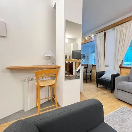 The Smart Apartment, Free Parking, Easy For San Siro Stadium And Rho Fiera Milano, Bisceglie M1 Red Subway *