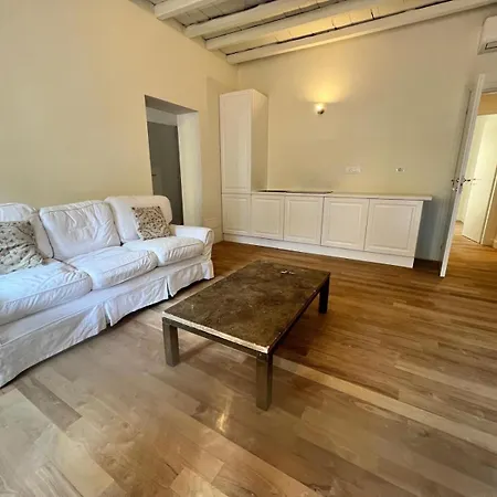Apartment Arnolfo Mailand