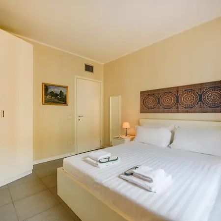 Alcuino, 5 Between Fiera And Citylife Apartament