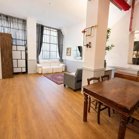 Spazioso Loft, Milan, San Siro Apartment