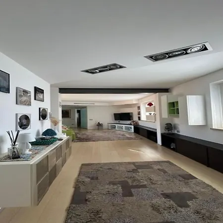 Apartament Splendido A Eleganza E Comfort *