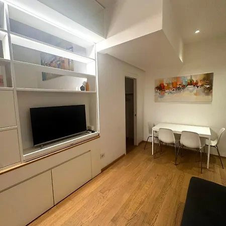 Modern Design - Near Metro & Center * Mediolan