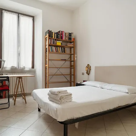 Guesthost - Comfy Near Mm1 * Mediolan
