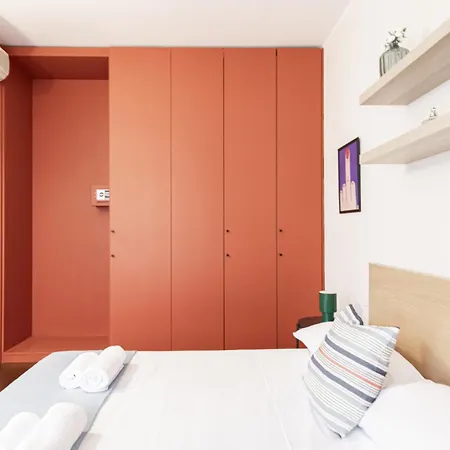 Easylife - - Simonetta 11a - Navigli *