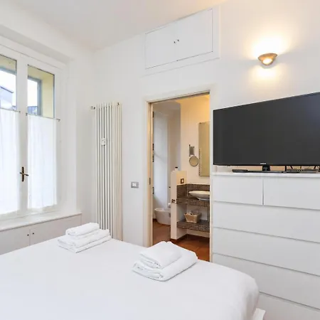 - Cozy 1br Apartament Mediolan