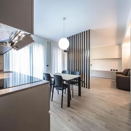 Romolo Trilocale Con Terrazzo Apartament