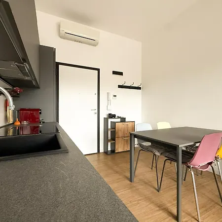 Skyline Apartment, Metro M5, Isola&bicocca *