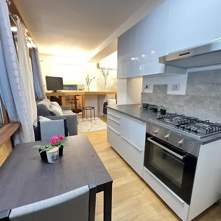 The Smart Apartment, Free Parking, Easy For San Siro Stadium And Rho Fiera Milano, Bisceglie M1 Red Subway *
